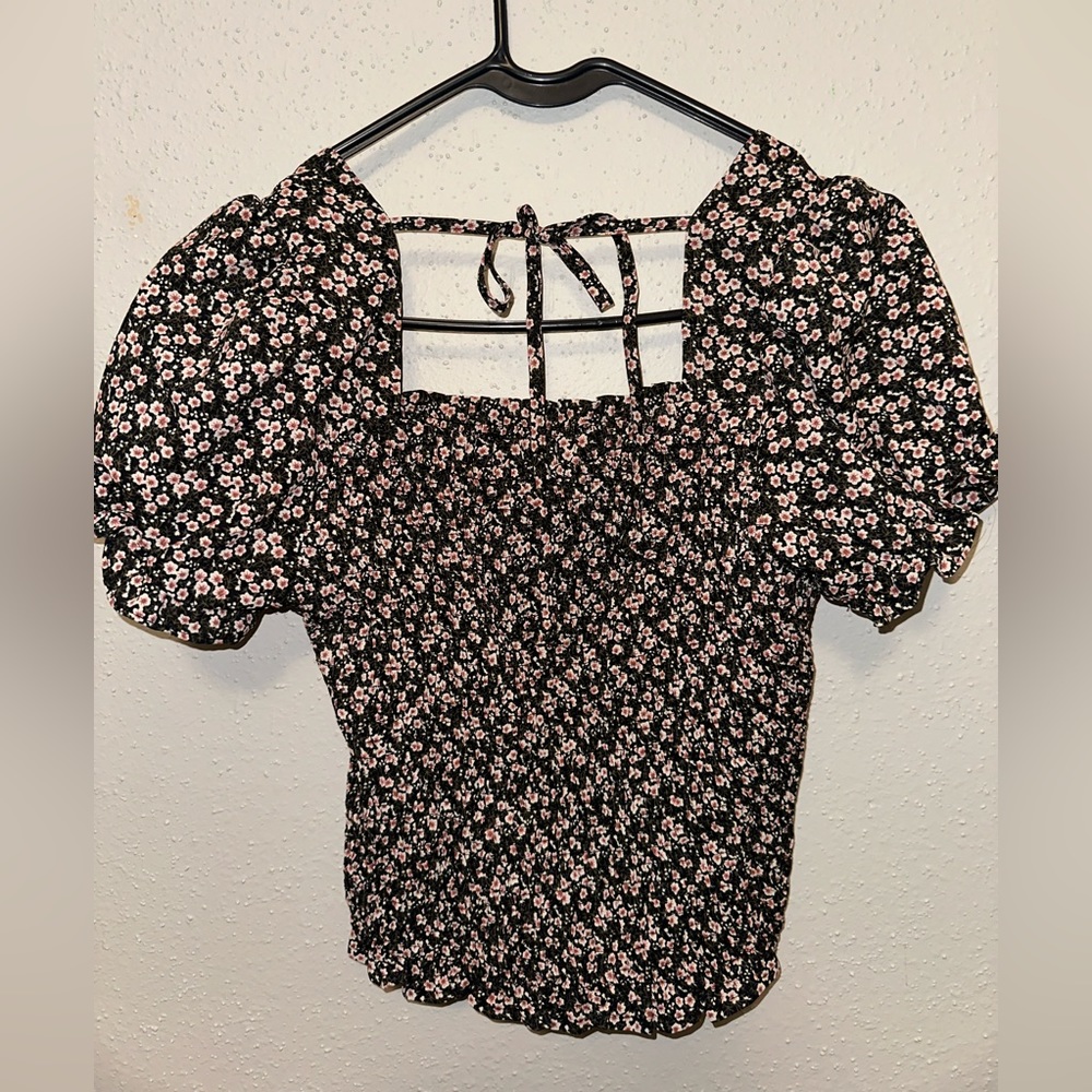 Black flowers smock shirt size large crop
